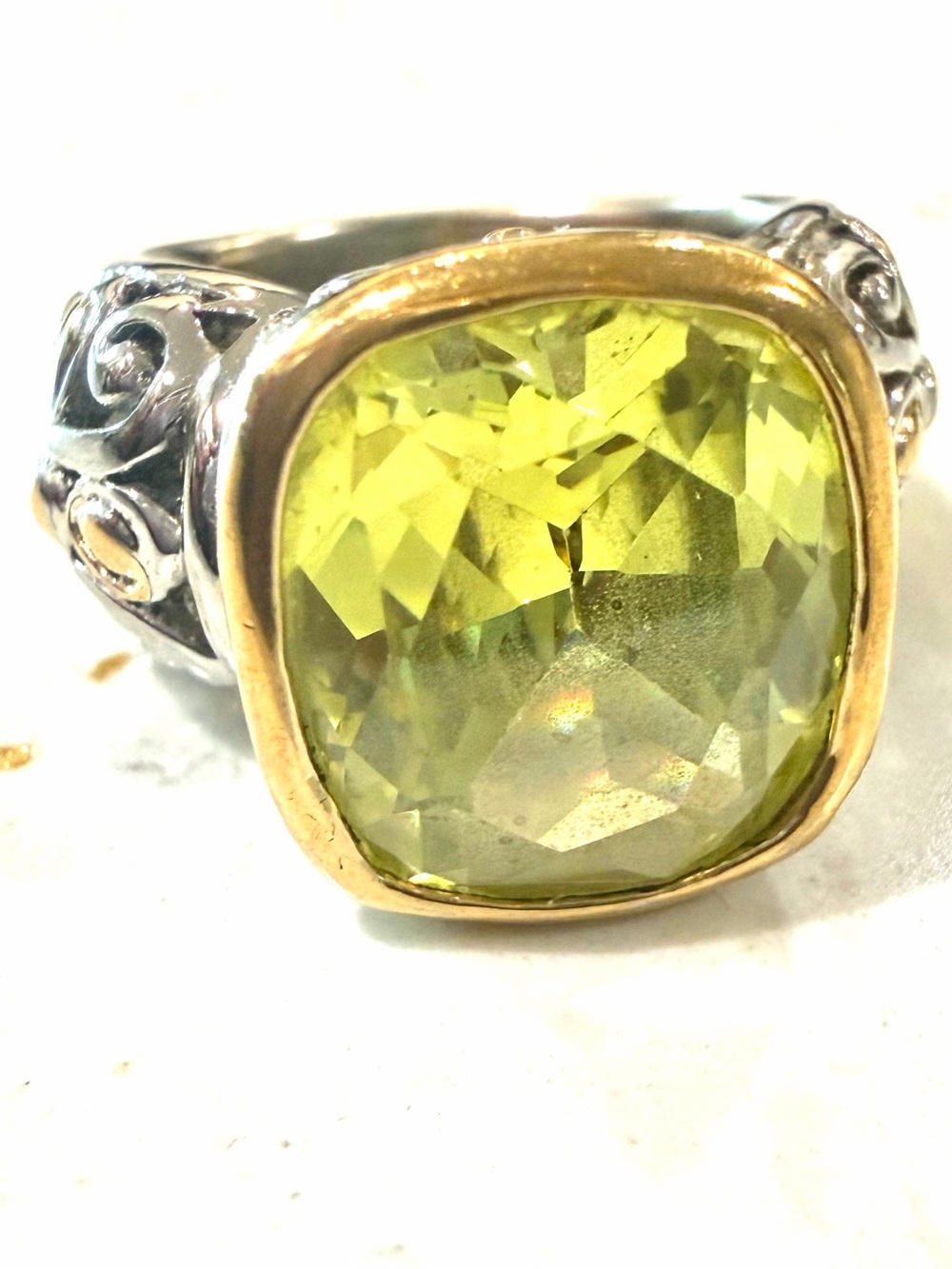 Stunning Yellow Green Ornate Gemstone Statement Ring Size 7